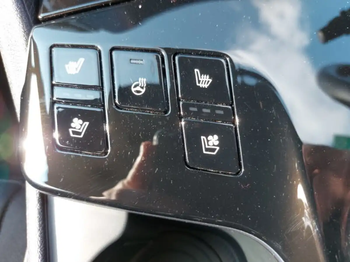 2023-kia-sportage-16-t-gdi-gt-line-226bhp-hev-auto-big-18