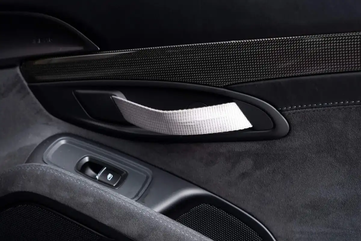 2016-porsche-911-big-16