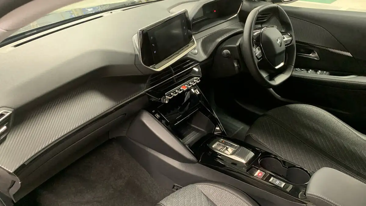 2024-peugeot-208-e-e-style-big-11