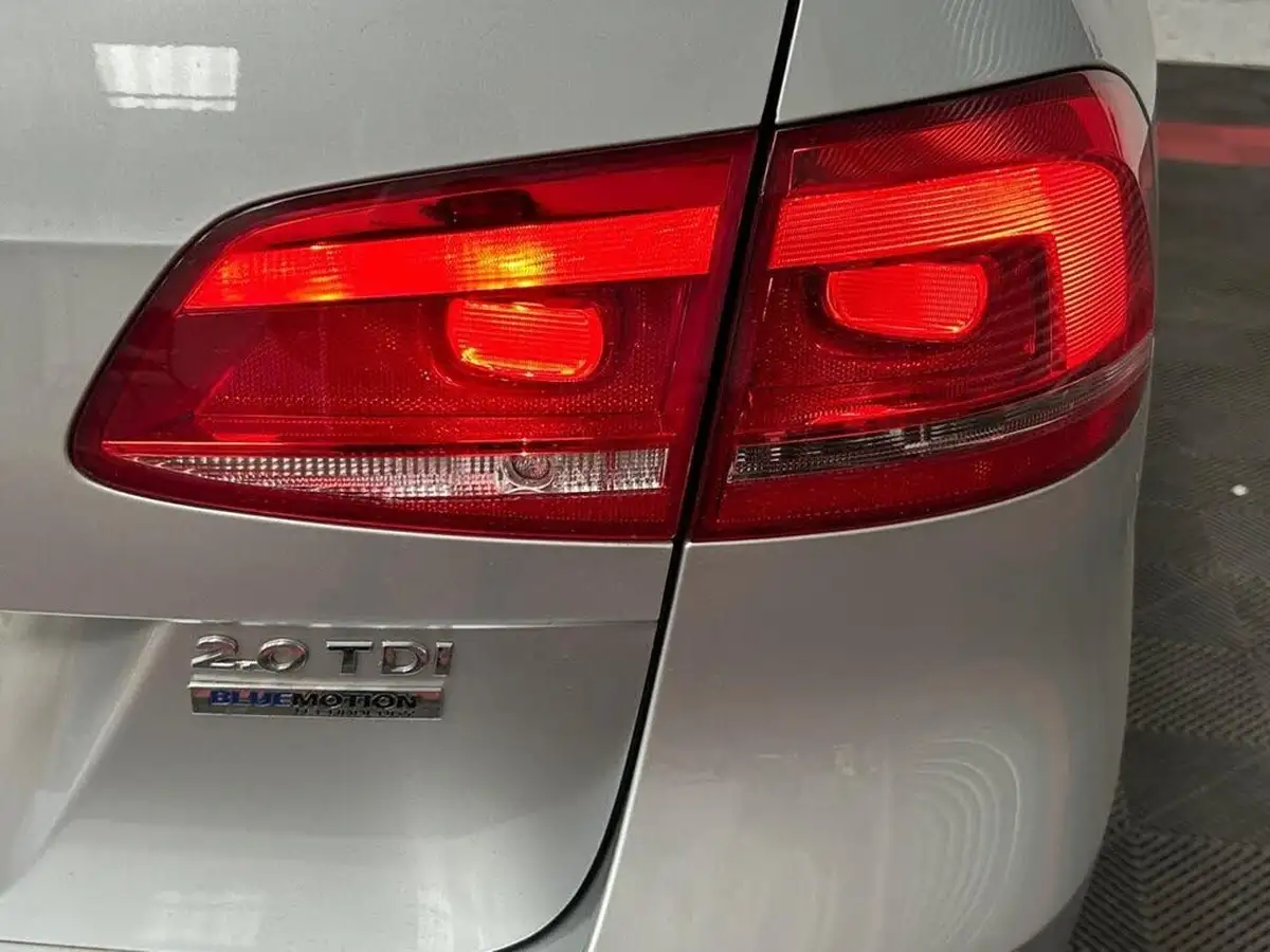 2014-volkswagen-passat-20tdi-executive-140ps-ss-estate-5d-big-10