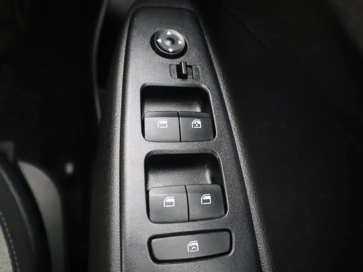2023-hyundai-i10-10-advance-big-35