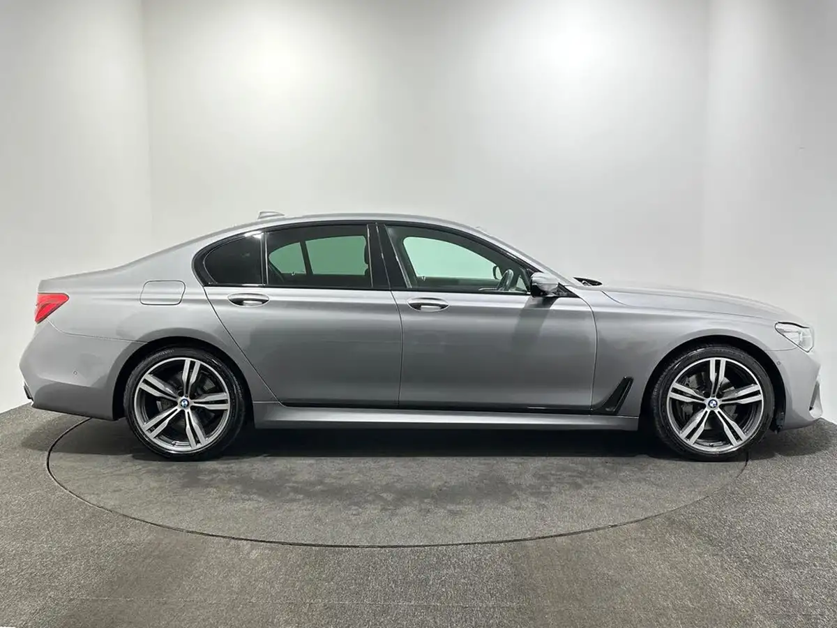 2018-bmw-7-series-30td-730d-m-sport-xdrive-big-8