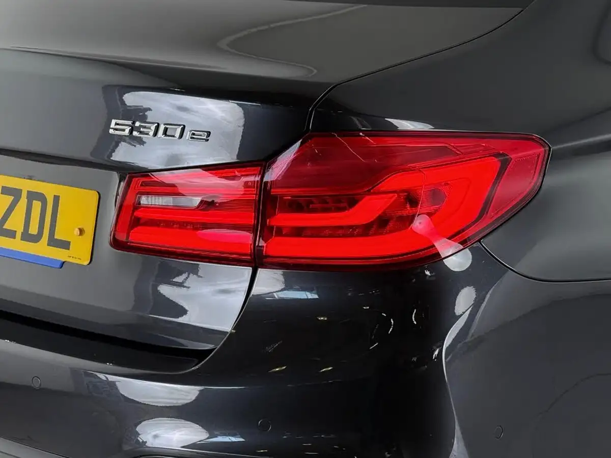 2019-bmw-5-series-big-8