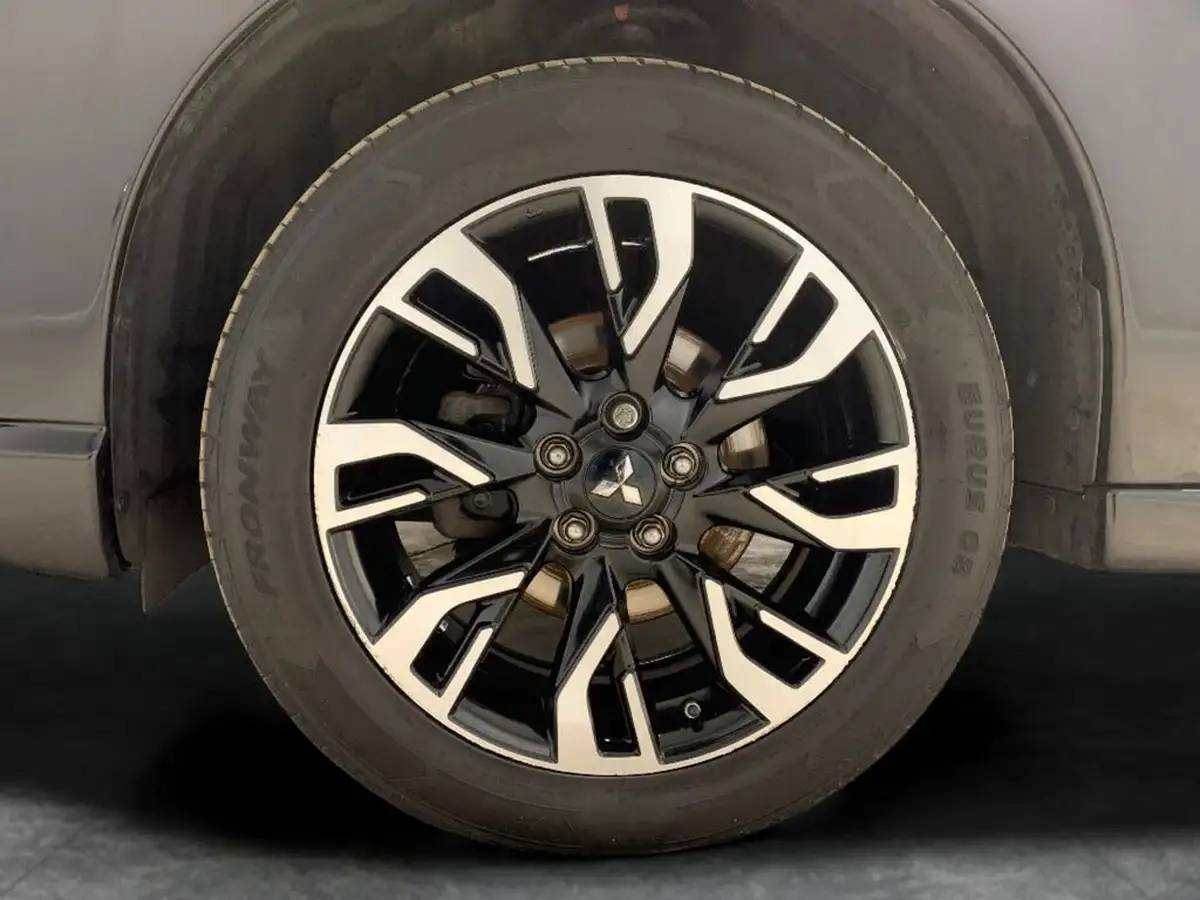 2015-mitsubishi-outlander-20-gx3h-phev-5st-big-25