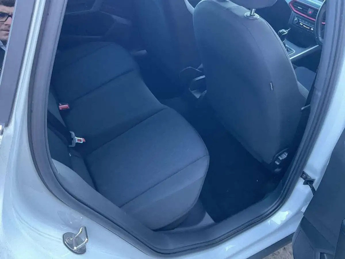 2022-seat-arona-10-tsi-fr-big-8