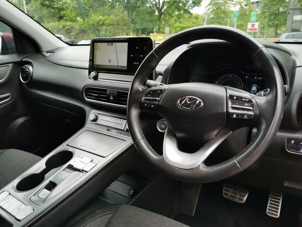 2020-hyundai-kona-e-premium-204ps-big-7