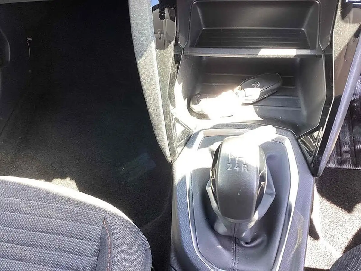 2022-peugeot-208-12-puretech-active-premium-75bhp-big-19