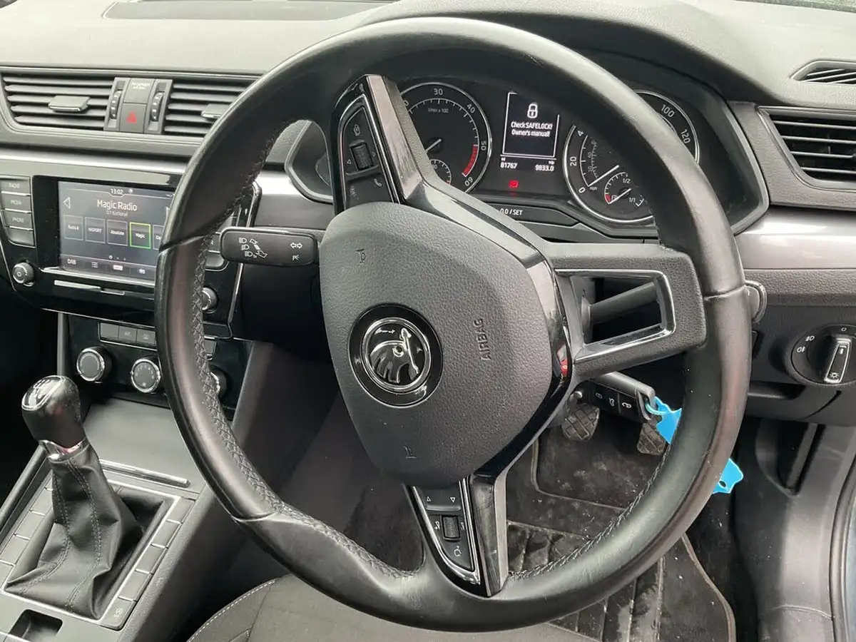 2018-skoda-superb-16tdi-s-ss-estate-big-14