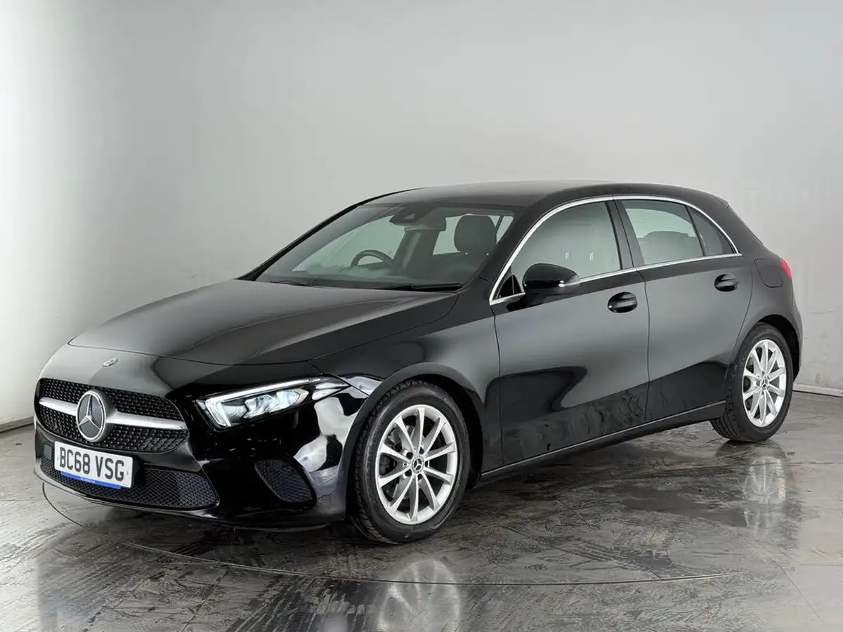 2019-mercedes-benz-a-class-15d-a180d-sport-hatchback-5d-7g-dct-big-3