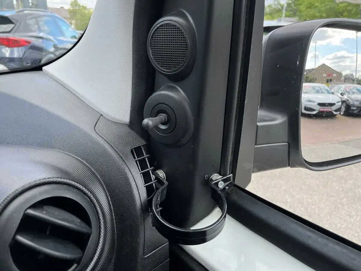 2020-fiat-fiorino-13td-cargo-tecnico-big-25