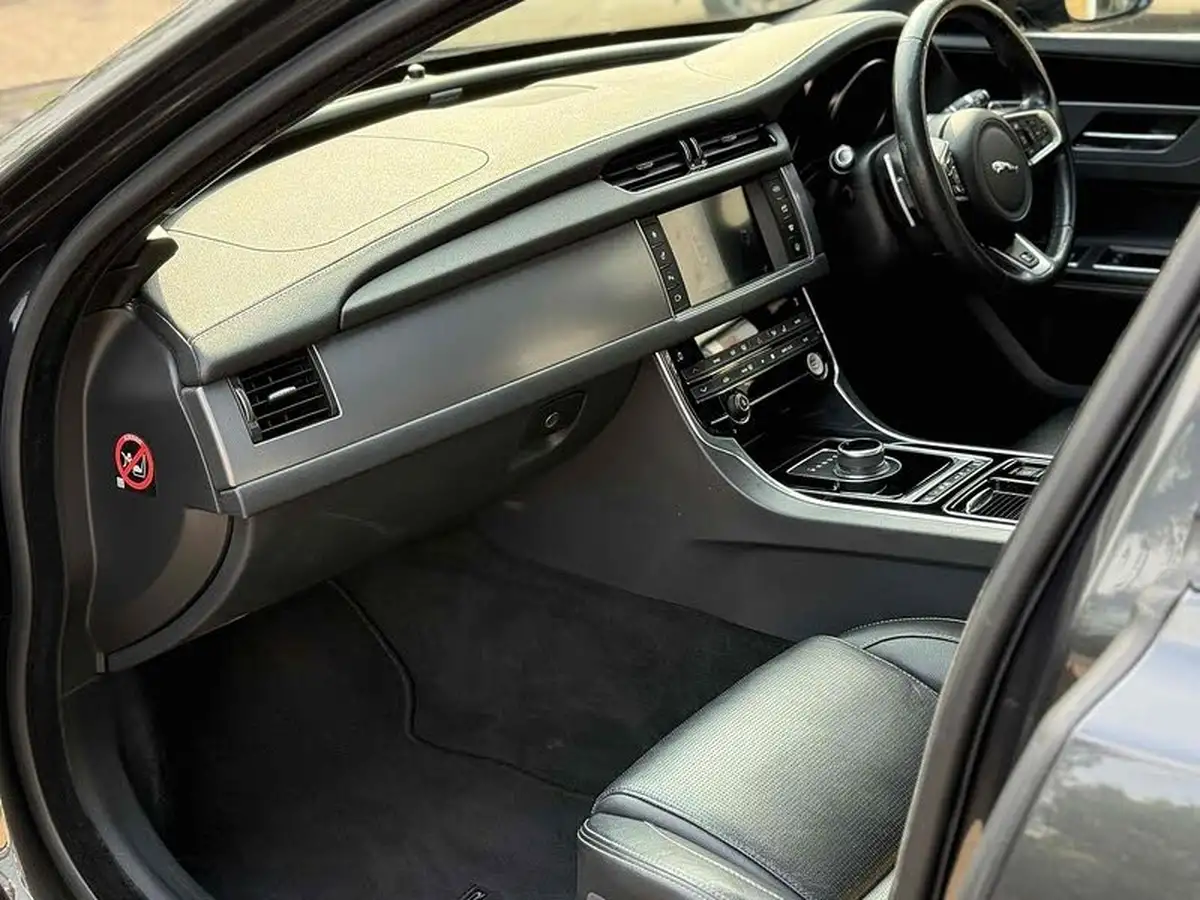 2018-jaguar-xf-20i-r-sport-249ps-sportbrake-5d-1998cc-big-31