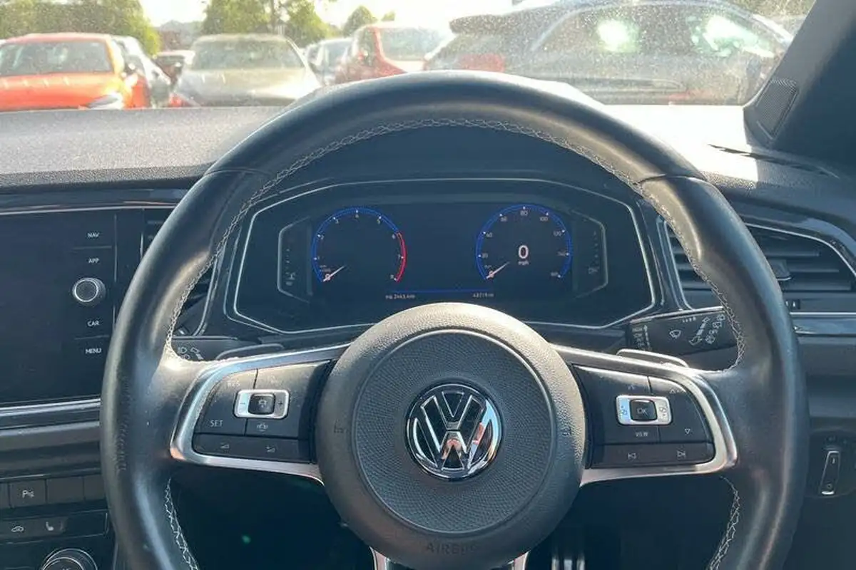 2019-volkswagen-t-roc-15-tsi-r-line-dsg-big-11
