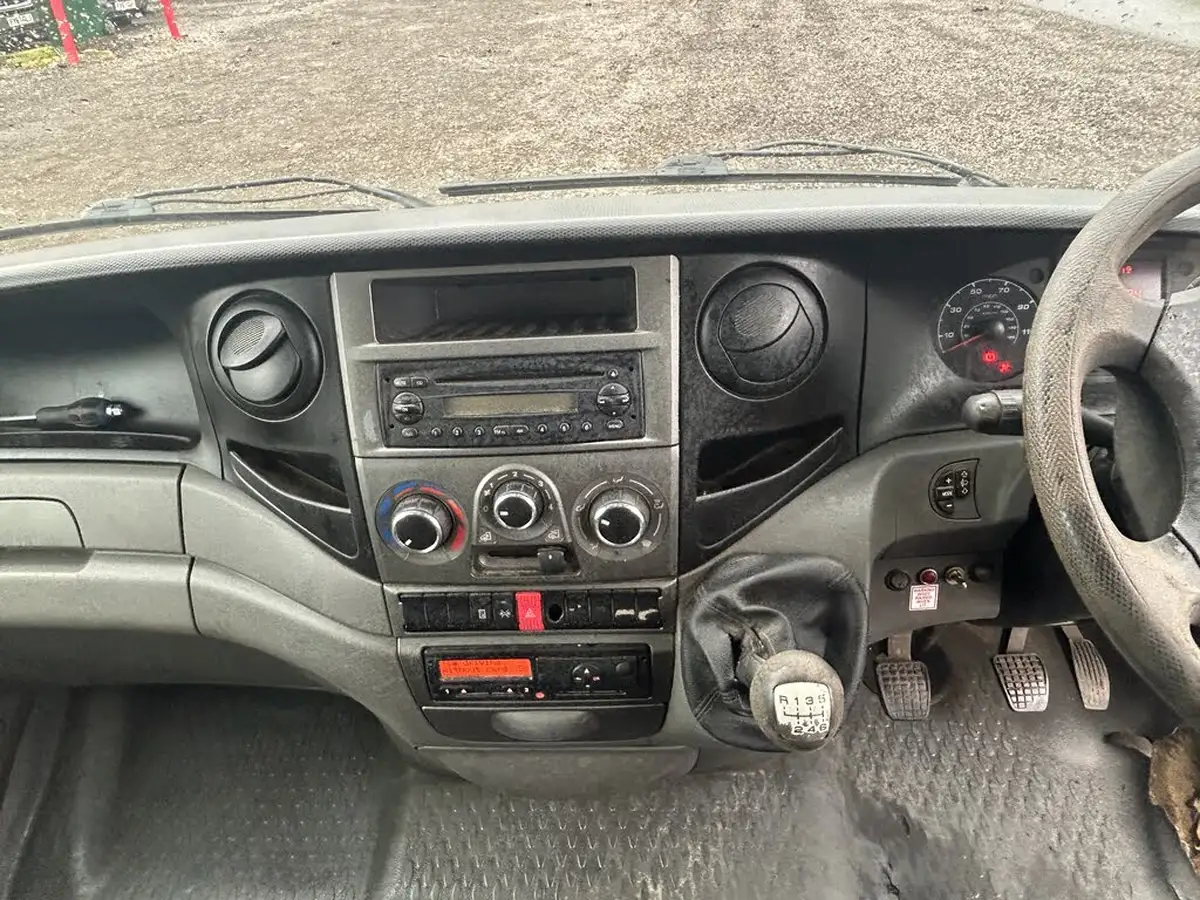2013-iveco-daily-c-class-23td-35c13-lwb-35c13d-crewcab-big-15