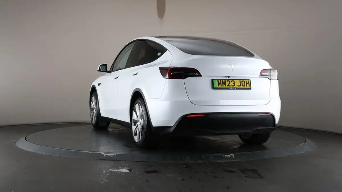2023-tesla-model-y-e-rwd-big-56