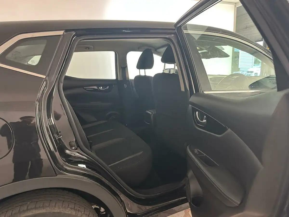 2019-nissan-qashqai-15dci-acenta-premium-17in-alloys-dct-big-19
