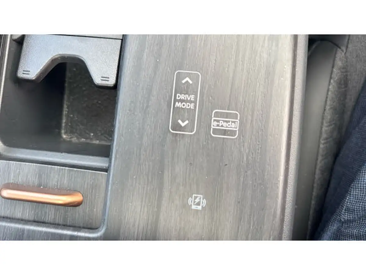 2024-nissan-ariya-e-advance-225kw-22kw-charger-e-4orce-big-35