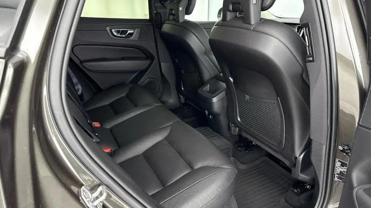 2020-volvo-xc60-20td-d4-momentum-pro-big-14