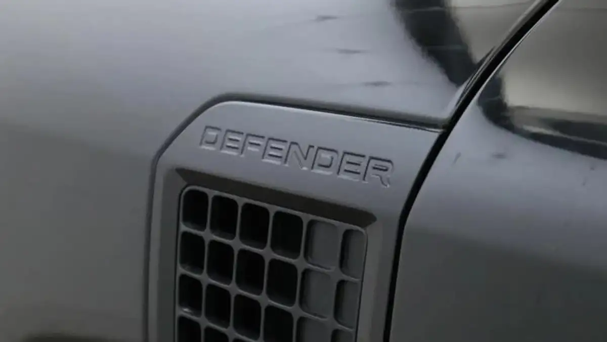 2023-land-rover-110-defender-30-d300-x-dynamic-se-big-18