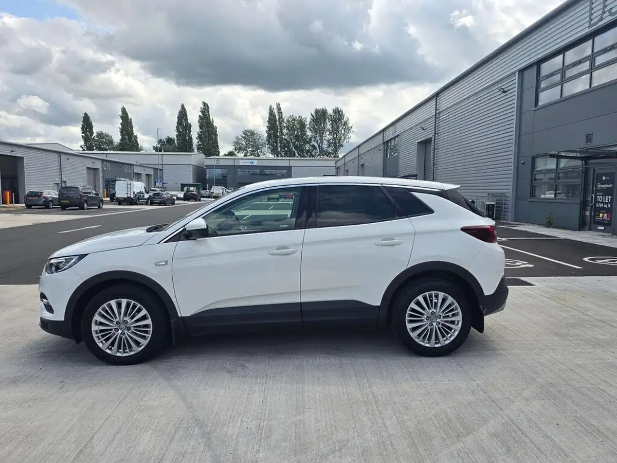 2018-vauxhall-grandland-x-12-sport-nav-130ps-big-3
