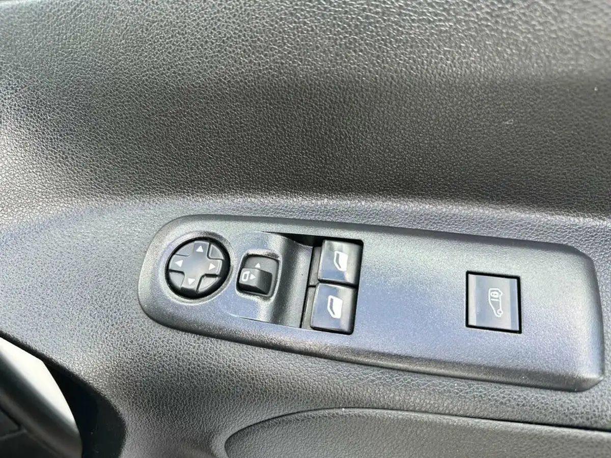 2019-citroen-berlingo-15bluehdi-1000-enterprise-100pseu6dt-e-panel-big-24