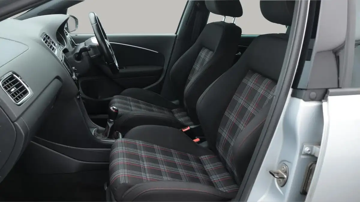 2017-volkswagen-polo-18-tsi-gti-bmtss-5d-big-14