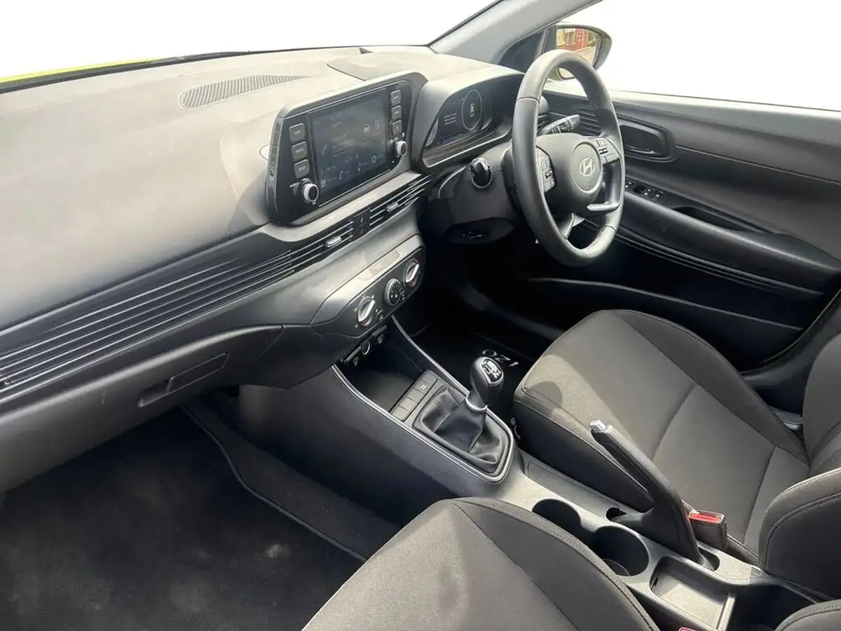 2024-hyundai-i20-10-t-gdi-advance-big-2