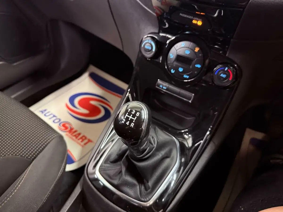 2015-ford-fiesta-10t-titanium-100ps-ecoboost-ss-5d-big-10