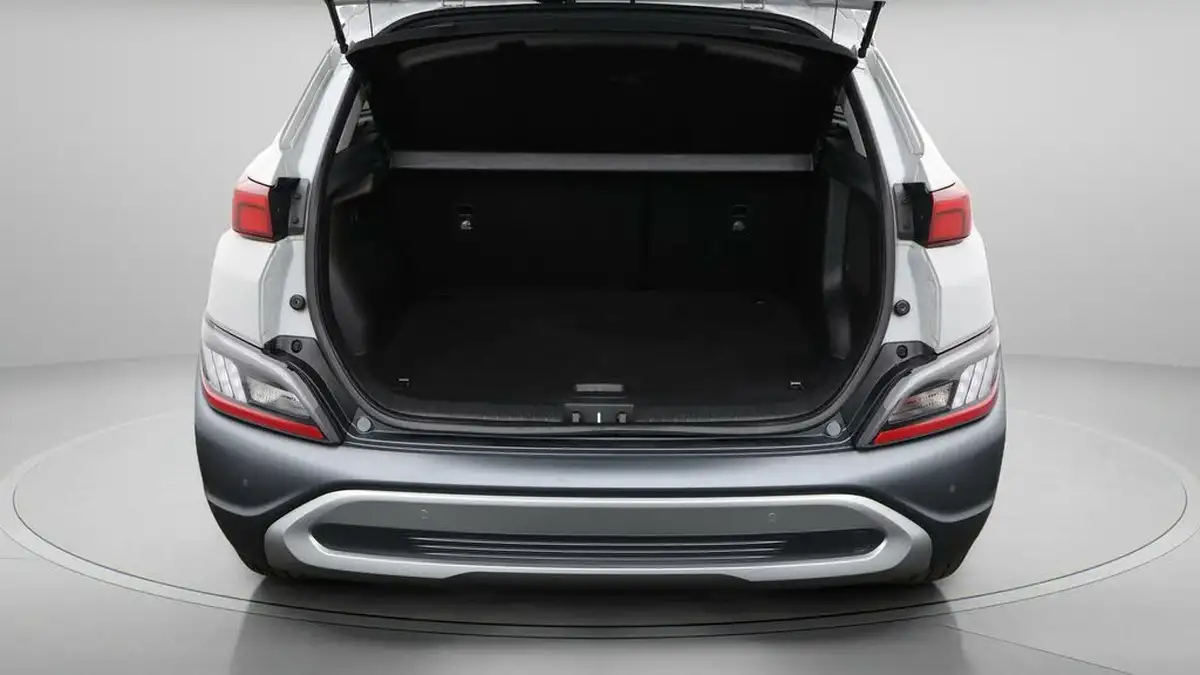 2023-hyundai-kona-16-gdi-premium-big-17