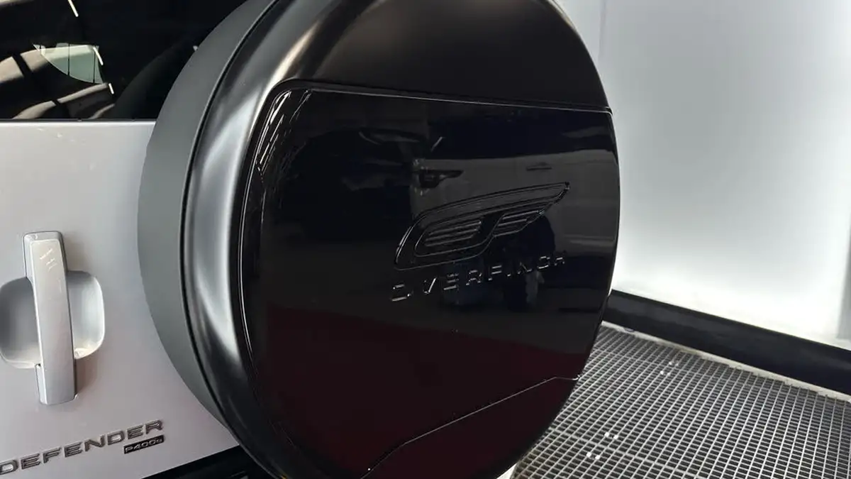 2022-land-rover-110-defender-20-p400e-x-dynamic-s-big-37