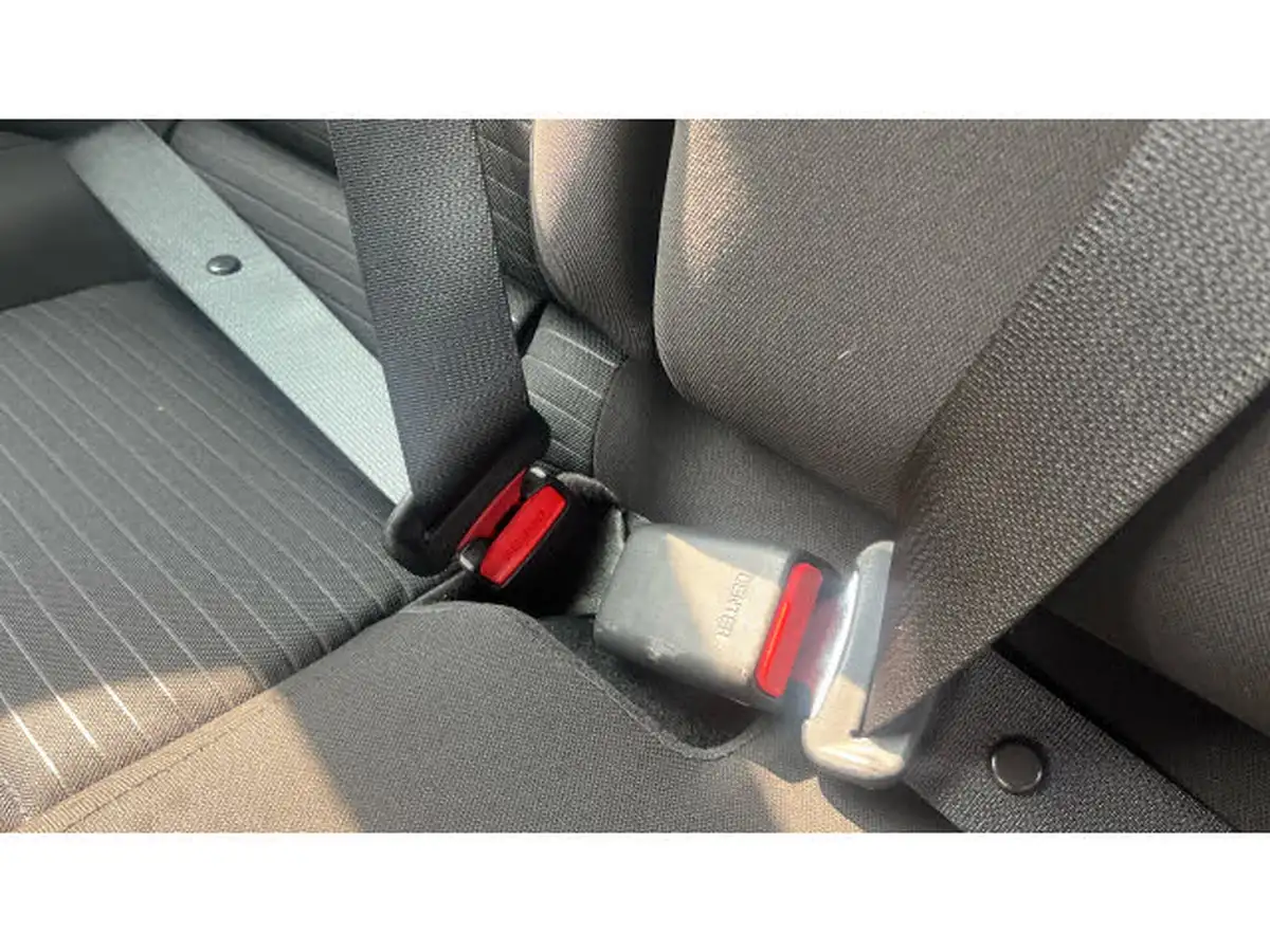2022-hyundai-i20-10-t-gdi-se-connect-eclutch-imt-big-16