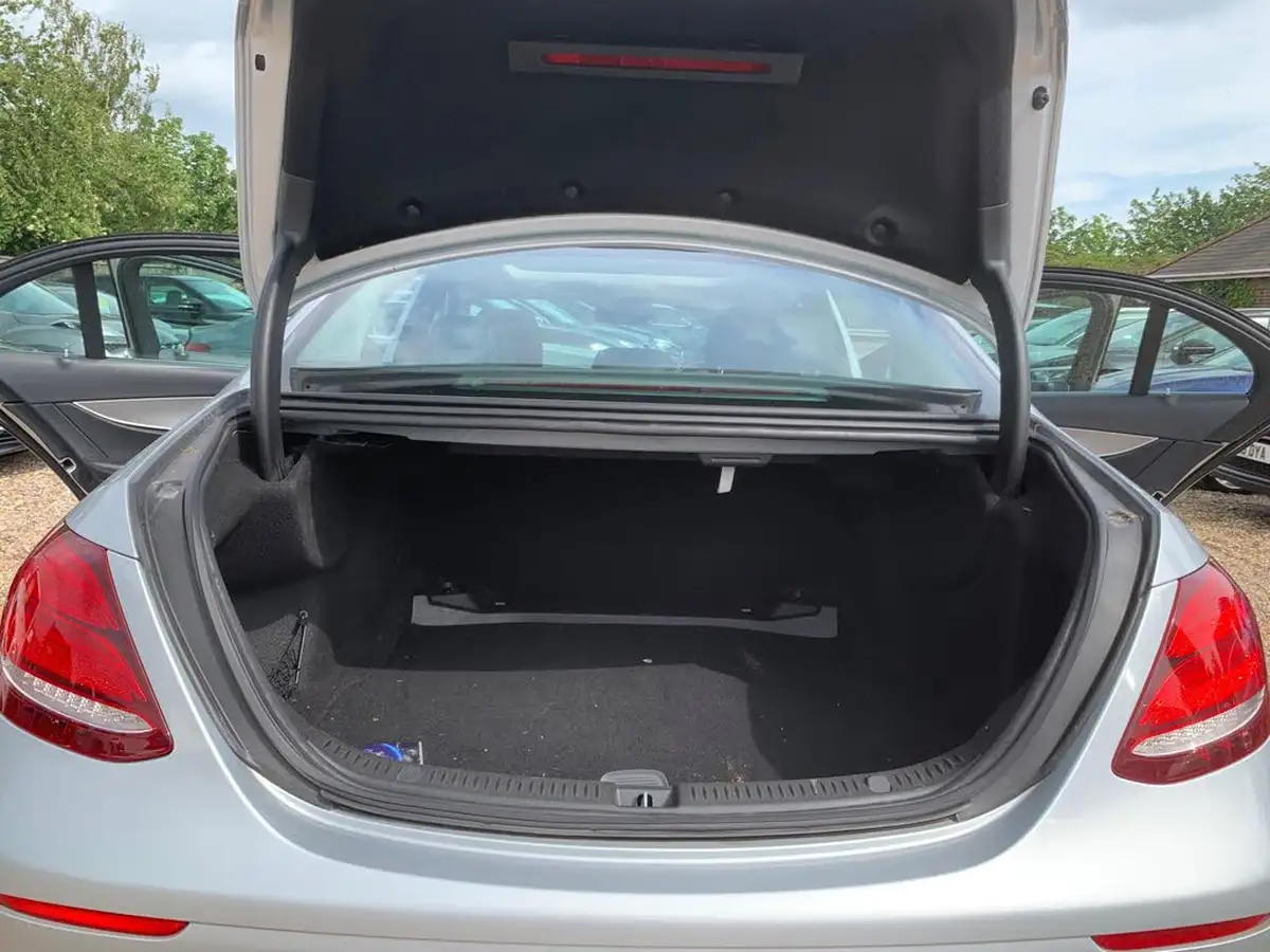 2018-mercedes-benz-e-class-20d-e220d-se-premium-plusss-saloon-4d-big-46