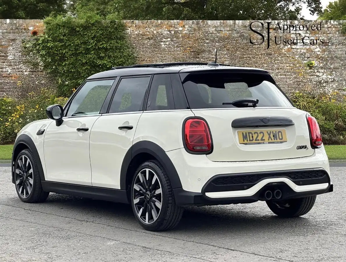 2022-mini-cooper-20-cooper-s-exclusive-premium-hatchback-5d-auto-big-5