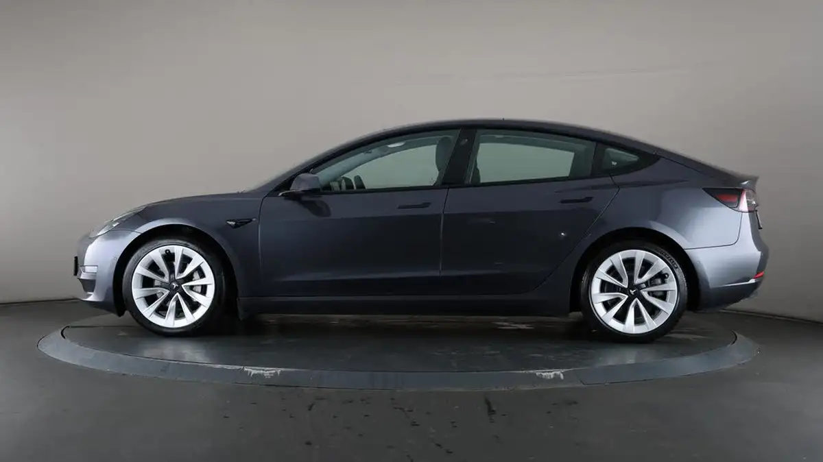 2021-tesla-model-3-e-long-range-4x4-big-16
