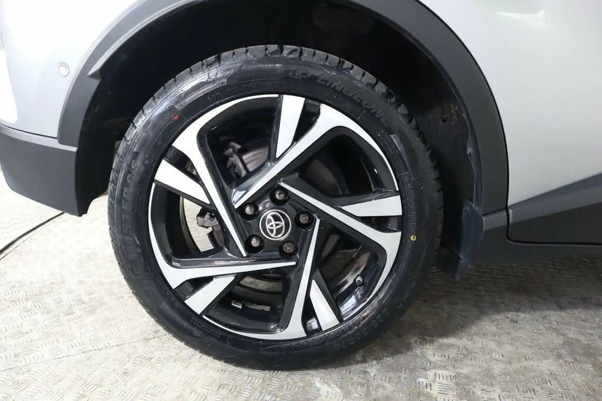 2022-toyota-c-hr-18-vvt-i-design-big-28