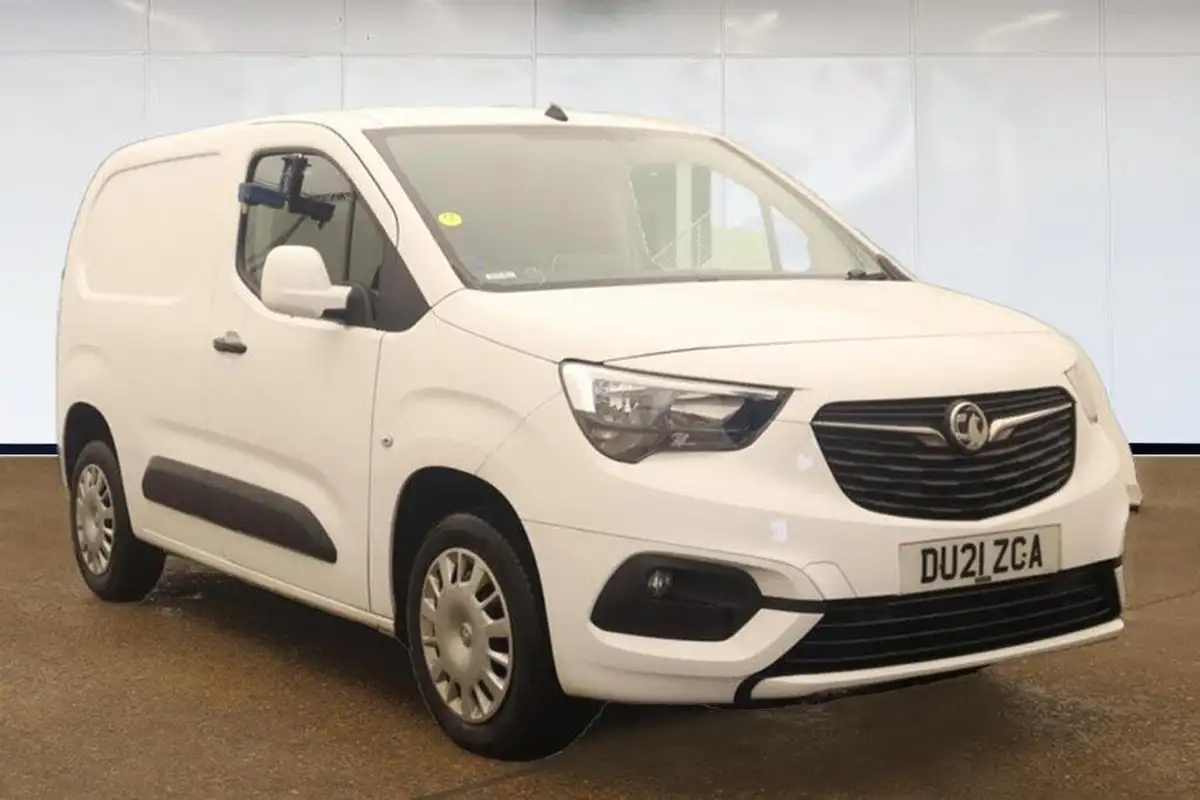 2021-vauxhall-combo-15cdti-sportive-2300-100pseu6dt-l1h1-panel-big-0