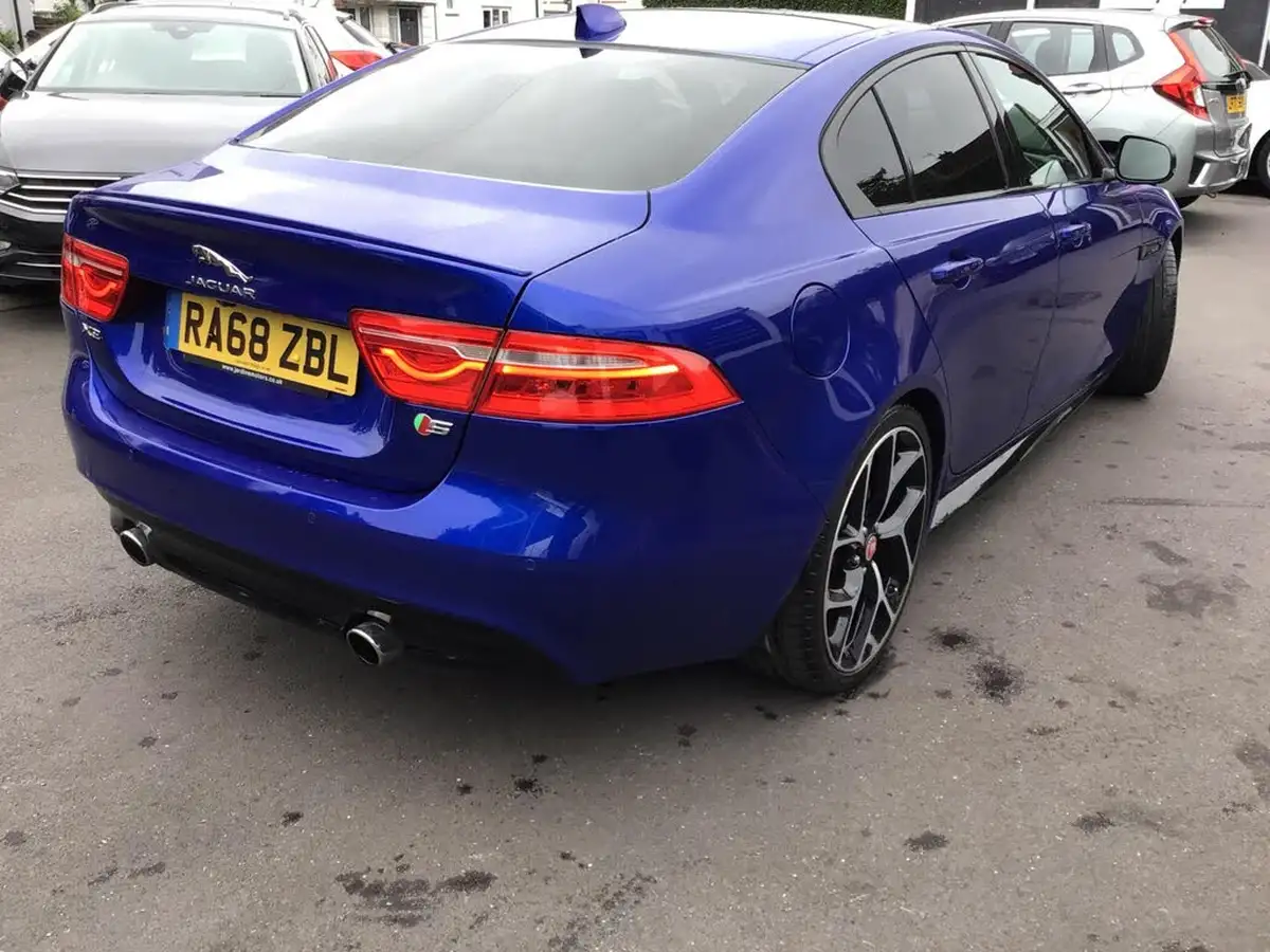 2019-jaguar-xe-30i-v6-sc-s-big-21