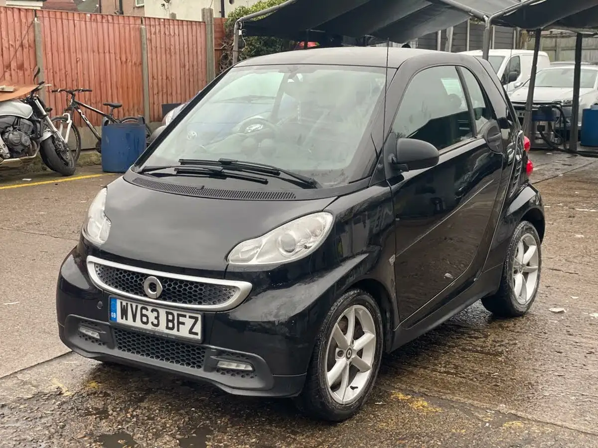 2014-smart-fortwo-10-edition-21-coupe-big-2