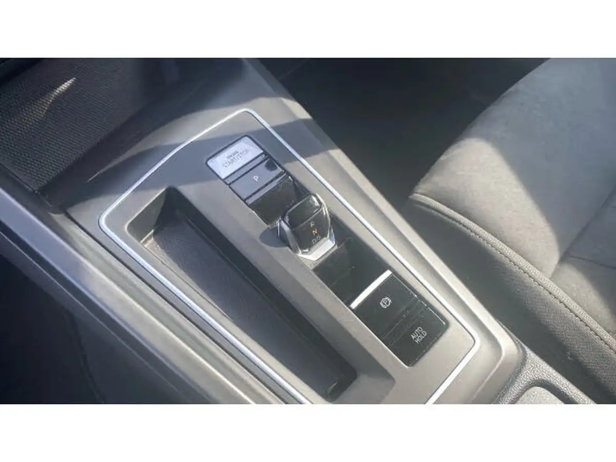 2021-volkswagen-golf-15-etsi-style-130ps-hatchback-big-12
