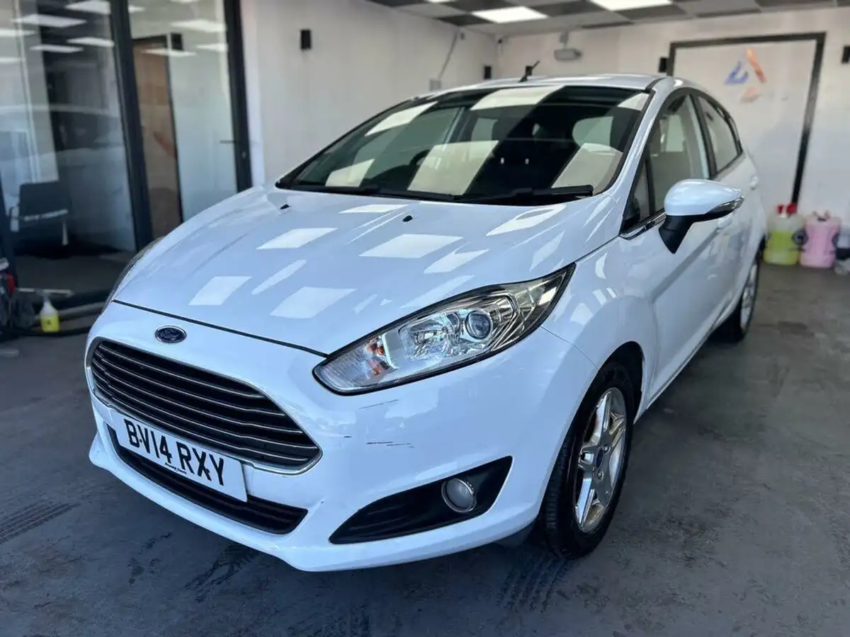 2014-ford-fiesta-10-zetec-100ps-ecoboost-ss-5d-big-7
