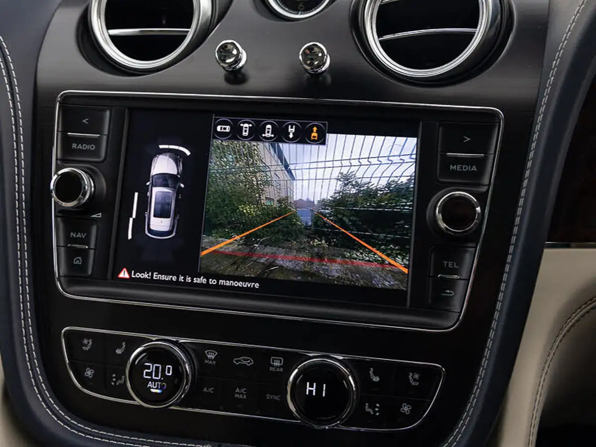 2016-bentley-bentayga-60-w12-big-7