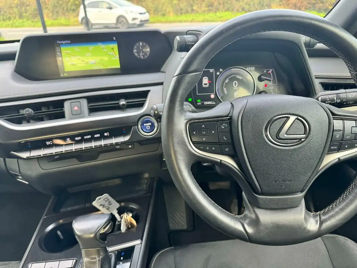 2020-lexus-ux-250h-20-ux-without-navigation-big-19
