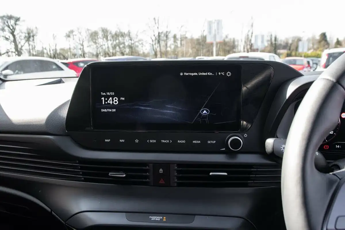 2024-hyundai-i20-10-t-gdi-premium-big-21