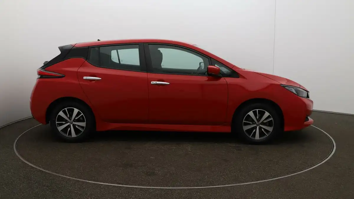 2021-nissan-leaf-e-acenta-big-40
