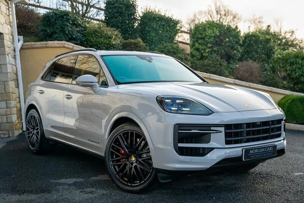 2024-porsche-cayenne-40-v8-station-wagon-big-15