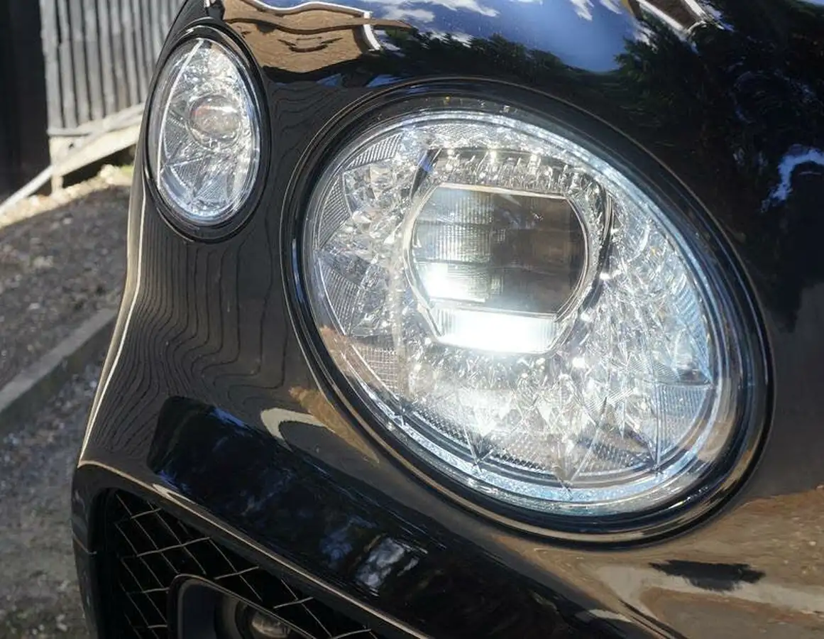 2023-bentley-bentayga-40-v8-big-45