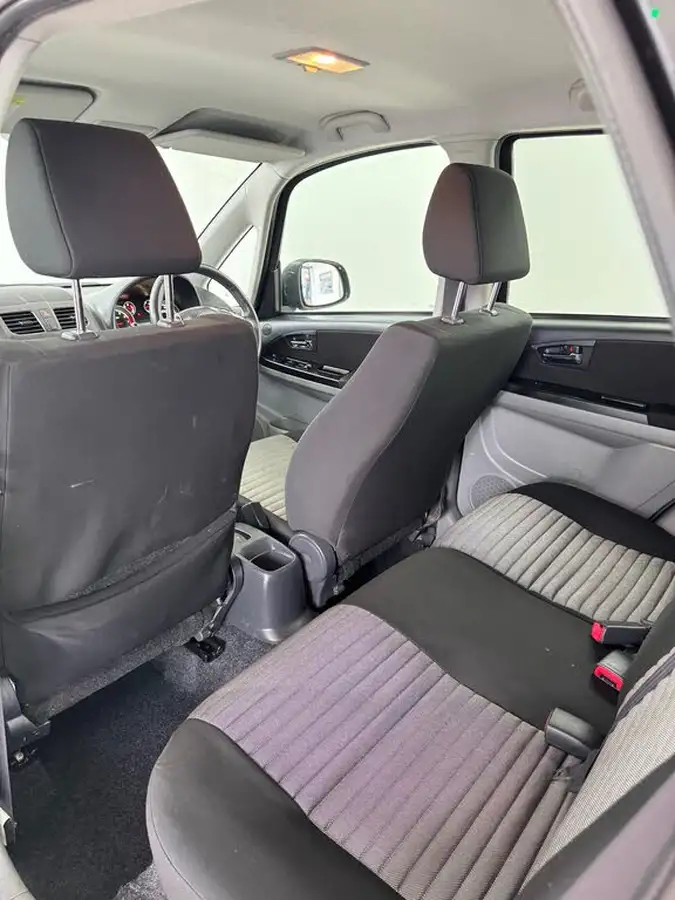 2014-suzuki-sx4-16-sz5-big-14