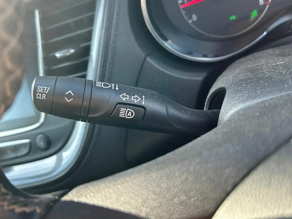 2020-vauxhall-grandland-x-12-sri-nav-big-18