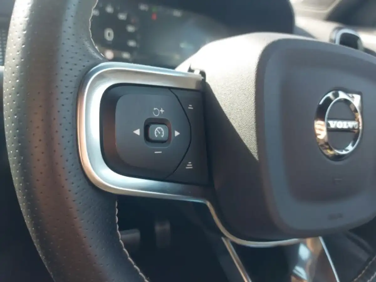 2020-volvo-xc40-15-t5-r-design-plug-in-hybrid-big-16