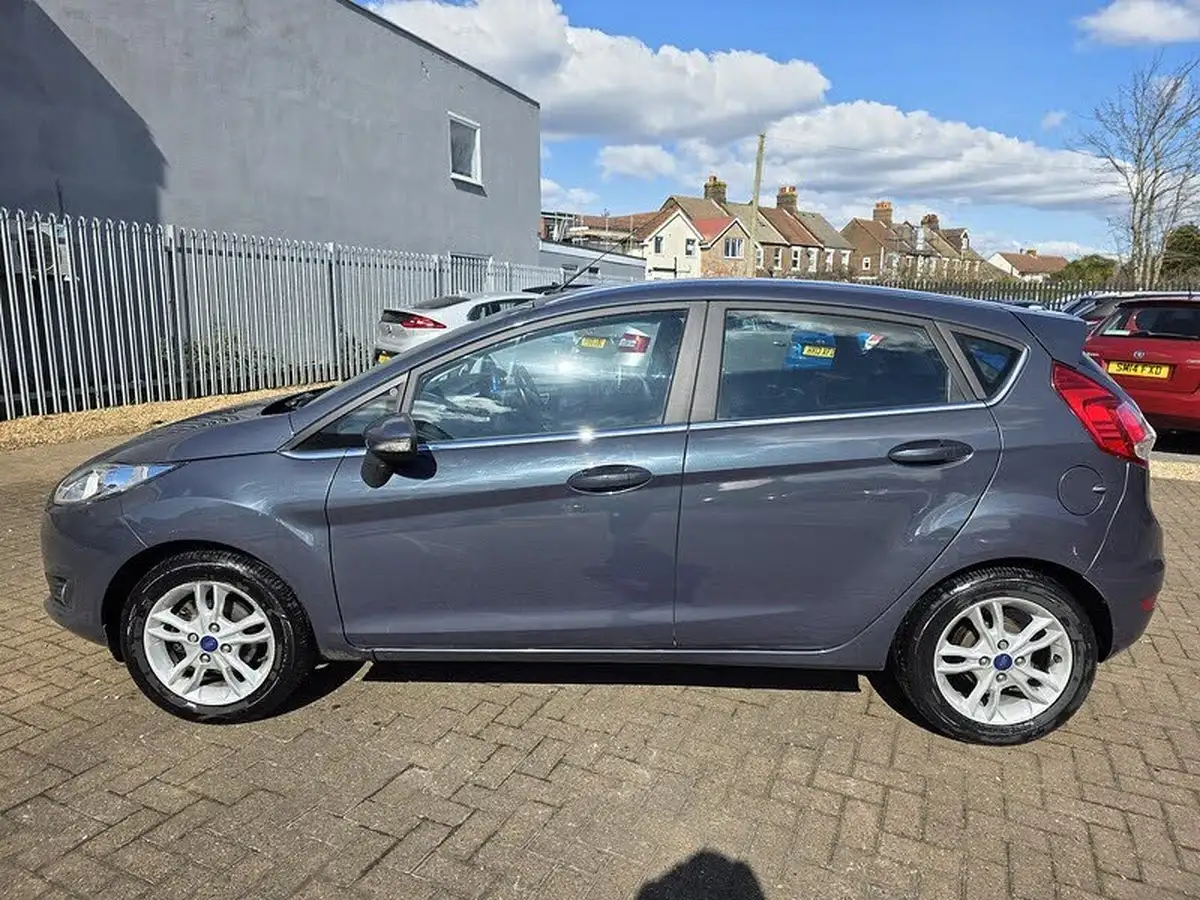 2014-ford-fiesta-10-zetec-100ps-ecoboost-ss-5d-big-3