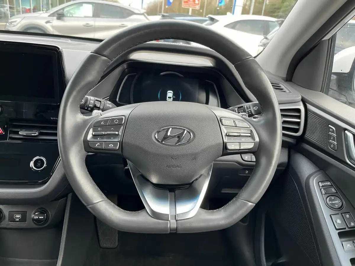 2021-hyundai-ioniq-e-premium-se-electric-100kw-big-28